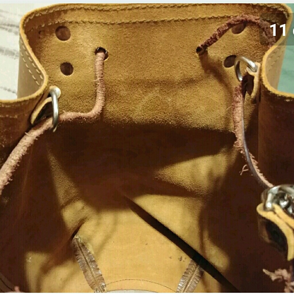 *SOLD* Saddleback Bucket backpack in Tobacco - Picture 8 of 8